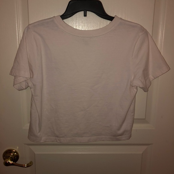 white crop top - Picture 2 of 4